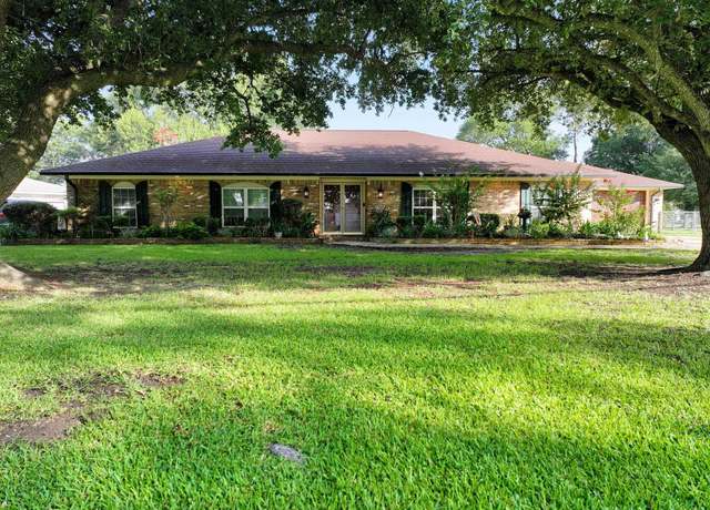 Property at 2708 Merriman St, Port Neches, TX 77651, 4 beds, 2.5 baths