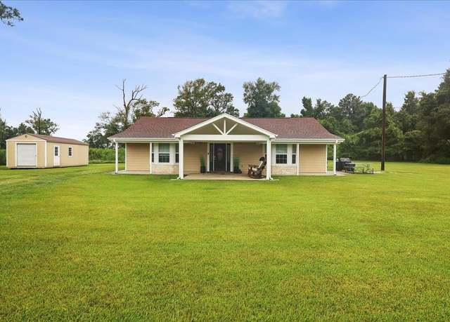Property at 4982 Tillie Smith Ln, Orange, TX 77630, 2 beds, 1.5 baths