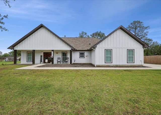 Property at 560 Lyndale St, Vidor, TX 77662, 3 beds, 2 baths