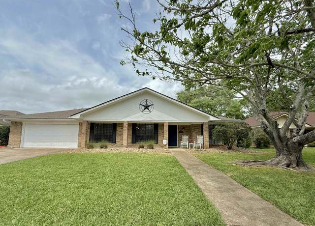 Property at 7050 Burlington Dr, Beaumont, TX 77706, 5 beds, 2.5 baths