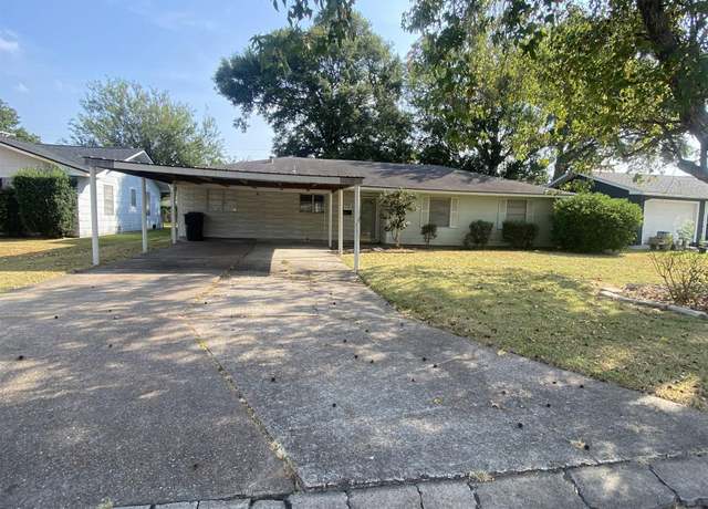 Property at 208 31st St, Nederland, TX 77627, 4 beds, 1 bath
