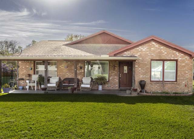Property at 2655 N 9th St, Beaumont, TX 77703, 5 beds, 2 baths
