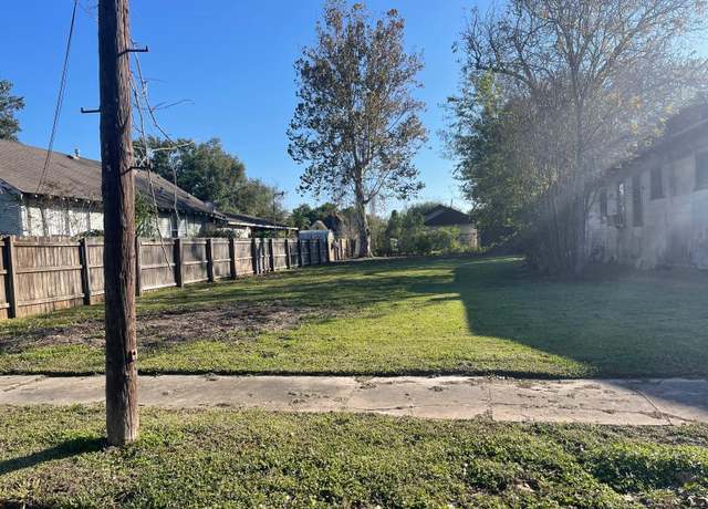Property at 1425 Avenue F, Beaumont, TX 77701
