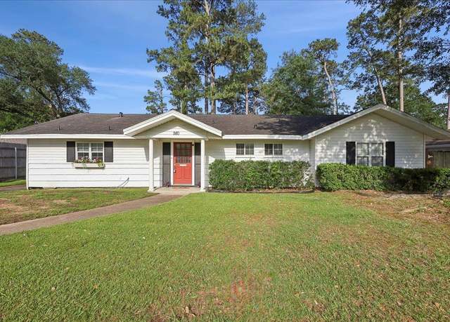 Property at 980 N 23rd St, Beaumont, TX 77706, 3 beds, 2 baths