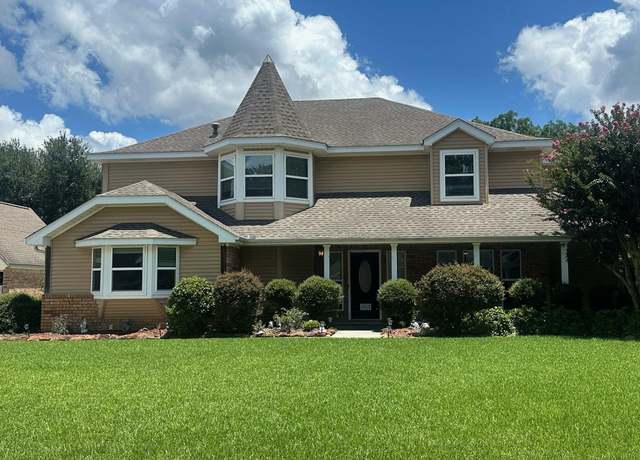 Property at 807 S 5th 1/2 St, Nederland, TX 77627, 4 beds, 2.5 baths