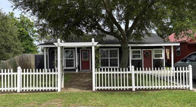 Photo of 1149 Hill St, Nederland, TX 77627