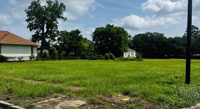 Photo of 1090 Live Oak St, Beaumont, TX 77703