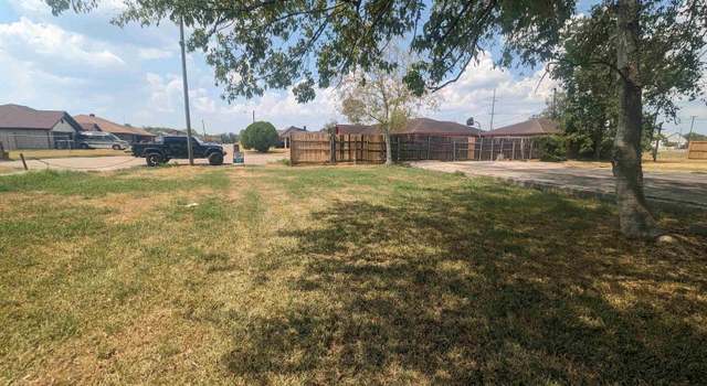 Photo of 2530 Burgundy Pl, Beaumont, TX 77705