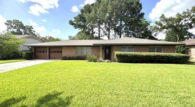 Photo of 5910 Honeysuckle Dr, Beaumont, TX 77706