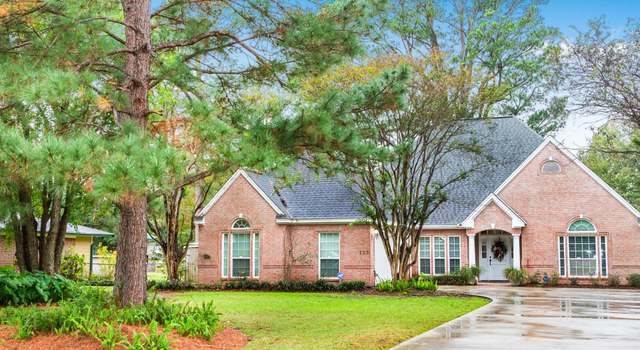 Photo of 203 Live Oak St, Bridge City, TX 77611