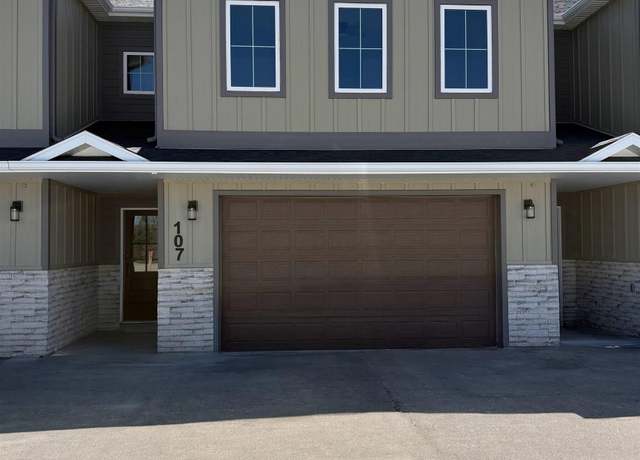 Property at 107 Stonebrook Ct. St, Clear Lake, IA 50428, 3 beds, 2.5 baths