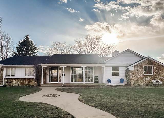 Property at 147 Orchard Ln, Carroll, IA 51401, 3 beds, 2.5 baths