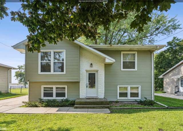 Property at 1804 3rd Ave, Grinnell, IA 50112, 4 beds, 2 baths