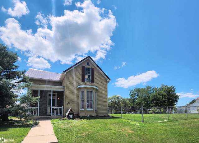 Property at 922 Bank St, Keokuk, IA 52632, 3 beds, 2 baths