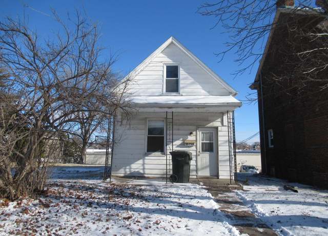 Property at 1409 Johnson St, Keokuk, IA 52632, 3 beds, 1 bath
