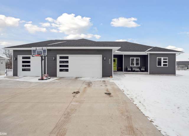 Property at 405 W Adams St, New London, IA 52645, 5 beds, 3 baths