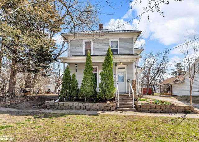 Property at 505 N C St, Fairfield, IA 52556, 3 beds, 2 baths