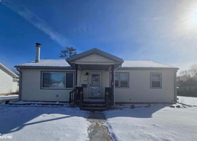 Property at 1005 S 5th St, Fairfield, IA 52556, 3 beds, 1.5 baths