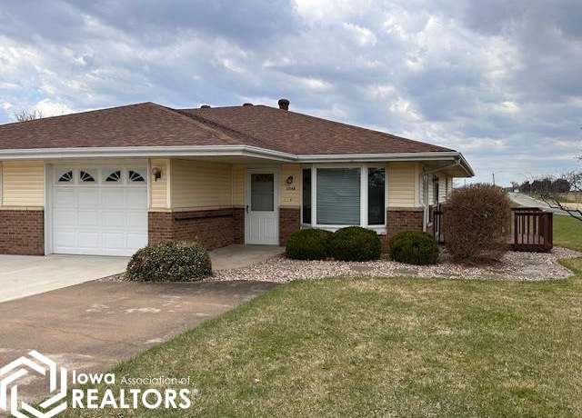 Property at 204B N Jackson St, Wayland, IA 52654, 2 beds, 2 baths