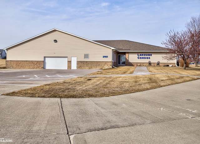 Property at 2901 S 2nd St, Marshalltown, IA 50158, 2 beds, 2 baths
