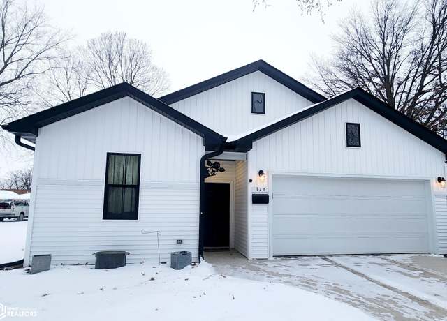 Property at 316 S 7th Ave, Winterset, IA 50273, 3 beds, 2 baths