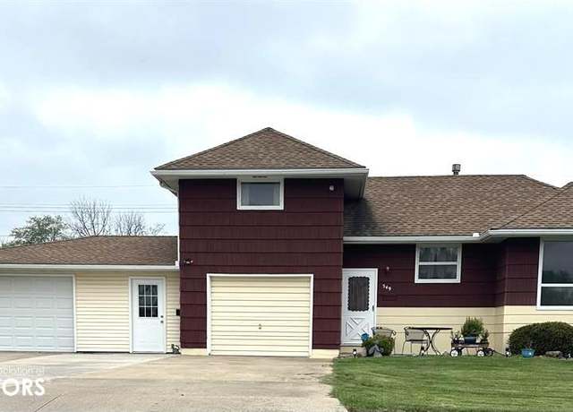 Property at 549 Elma St, Ottumwa, IA 52501, 3 beds, 2 baths