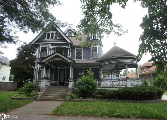 Property at 821 Division St, Webster City, IA 50595, 4 beds, 3 baths