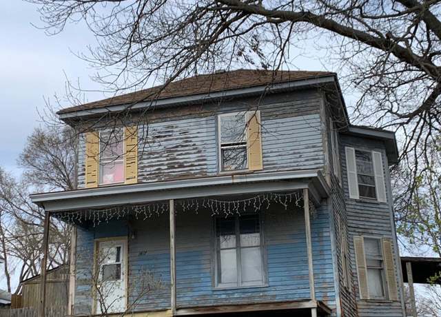 Property at 1417 Ridge St, Keokuk, IA 52632, 4 beds, 1 bath