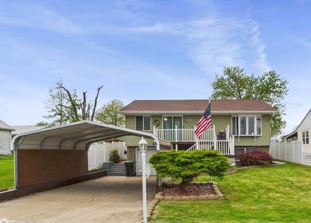 Property at 2612 Bank St, Keokuk, IA 52632, 3 beds, 1 bath