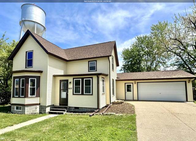 Property at 622 Main St, Grinnell, IA 50112, 2 beds, 2 baths