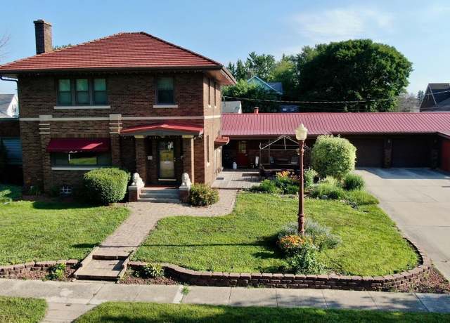 Property at 603 1st Ave NE, Clarion, IA 50525, 3 beds, 2 baths