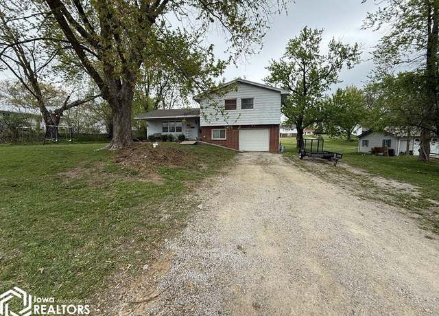 Property at 315 E Franklin St, Centerville, IA 52544, 3 beds, 1.5 baths