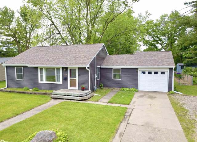Property at 1528 8th Ave, Grinnell, IA 50112, 3 beds, 1.5 baths