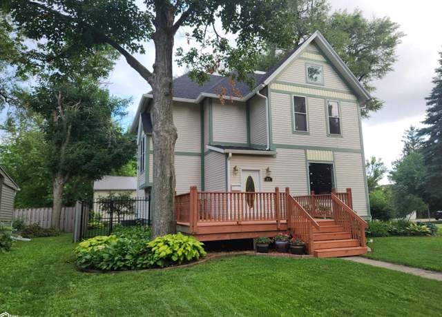 Property at 1204 3rd Ave, Grinnell, IA 50112, 4 beds, 3 baths