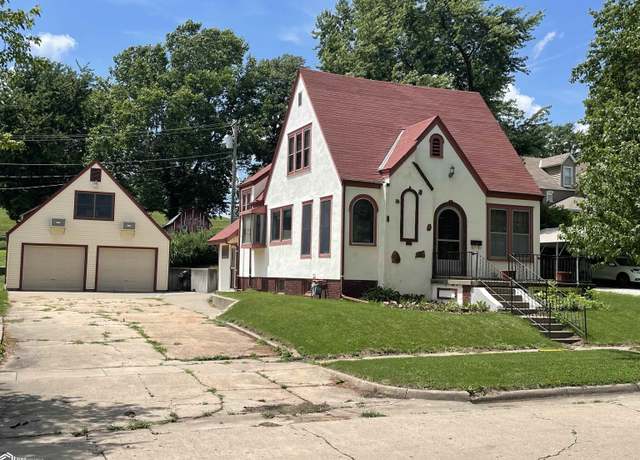 Property at 304 S Market St, Rock Port, MO 64482, 3 beds, 2 baths
