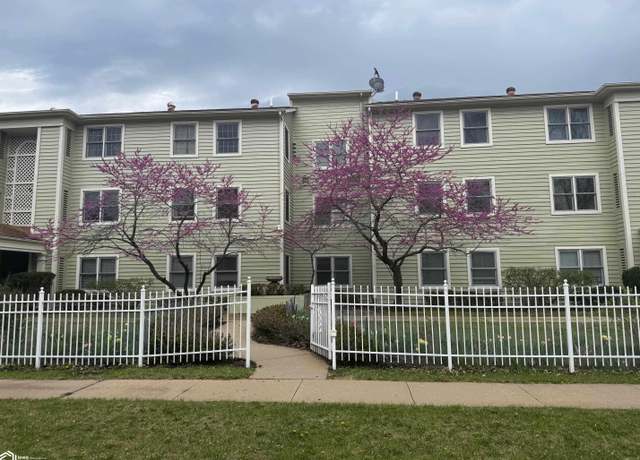 Property at 1100 University Manor Dr Unit B-22, Fairfield, IA 52556, 2 beds, 1 bath