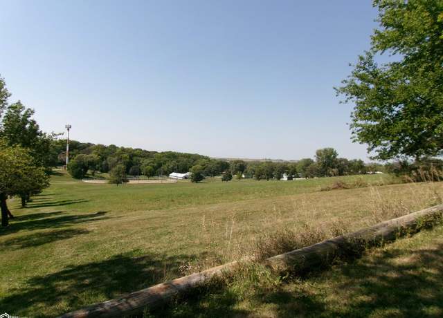Property at 406 W 14th St, Atlantic, IA 50022