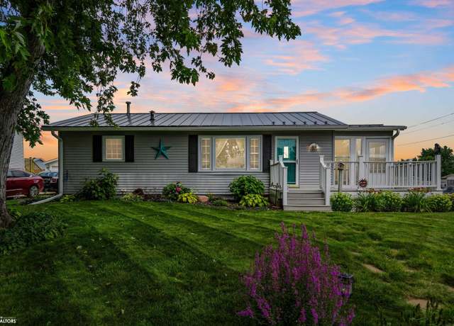 Property at 1201 Rolling Meadows Rd, Marshalltown, IA 50158, 3 beds, 2 baths