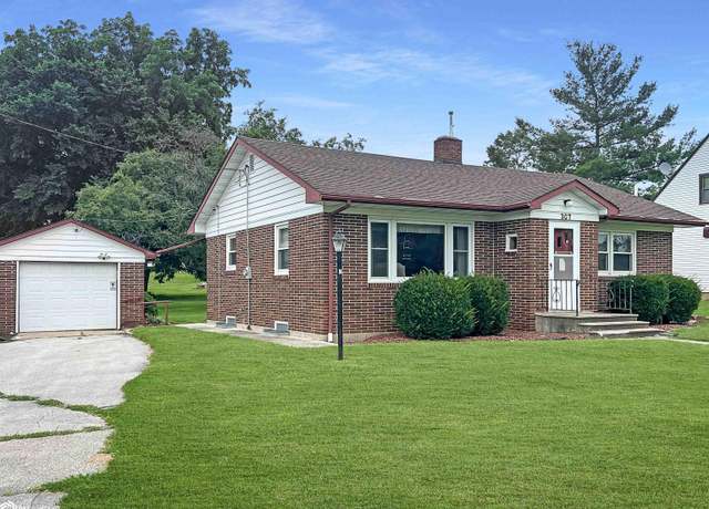 Property at 307 Madison St, Steamboat Rock, IA 50672, 2 beds, 1.5 baths