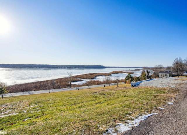 Property at 2 Riverview Dr, Nauvoo, IL 62354