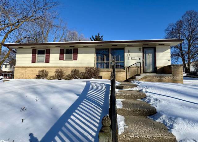 Property at 802 Chicago St, Audubon, IA 50025, 2 beds, 2 baths