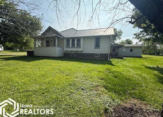 Property at 104 E Lincoln St, Winfield, IA 52659, 3 beds, 1 bath