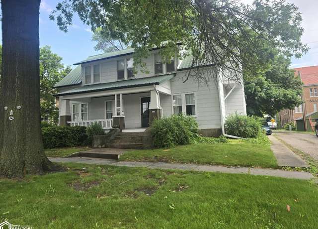Property at 105 W Adams Ave, Fairfield, IA 52556, 4 beds, 3 baths