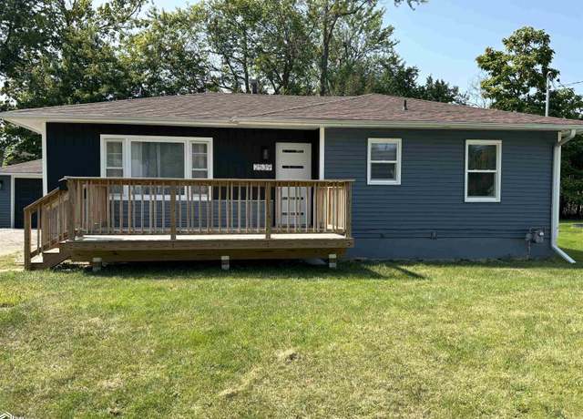 Property at 2539 Kenwood St, Ottumwa, IA 52501, 4 beds, 2 baths