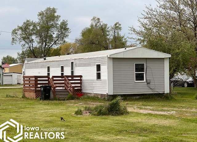Property at 1056 S Hancock St, Ottumwa, IA 52501, 3 beds, 1 bath