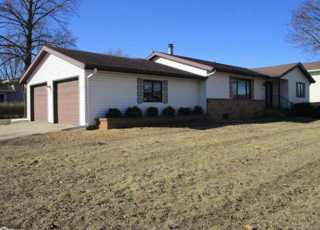 Property at 2503 Sunset Dr, Iowa Falls, IA 50126, 2 beds, 2 baths