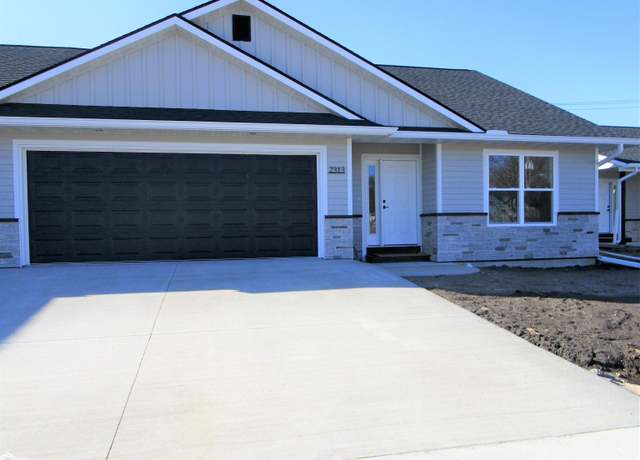 Property at 2313 Heritage Ln, Iowa Falls, IA 50126, 2 beds, 2 baths