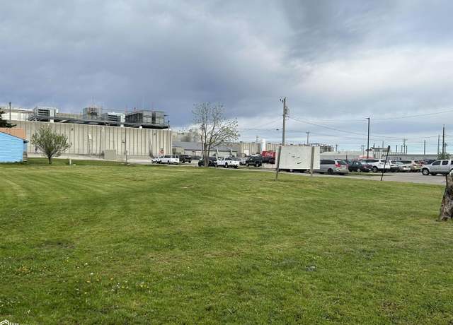 Property at 320 N 11th Ave, Marshalltown, IA 50158