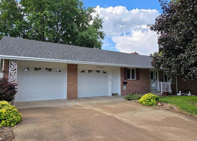 Property at 436 W 21st St, Carroll, IA 51401, 4 beds, 3 baths