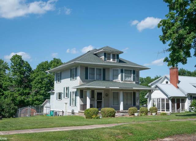 Property at 825 Clark St, Warsaw, IL 62379, 4 beds, 2.5 baths